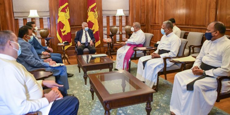 Bishop of Mannar meets Ranil to solve land issues! (PHOTO)