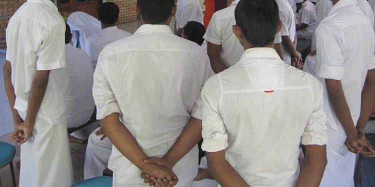 5 inmates of Poonthottam Drug Addiction Rehabilitation Center escaped.