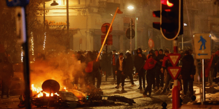 Riots in Brussels after Morocco beat Belgium in World Cup match