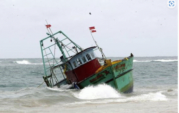 Singapore rescues 300 suspected Sri Lankan migrants from sinking boat