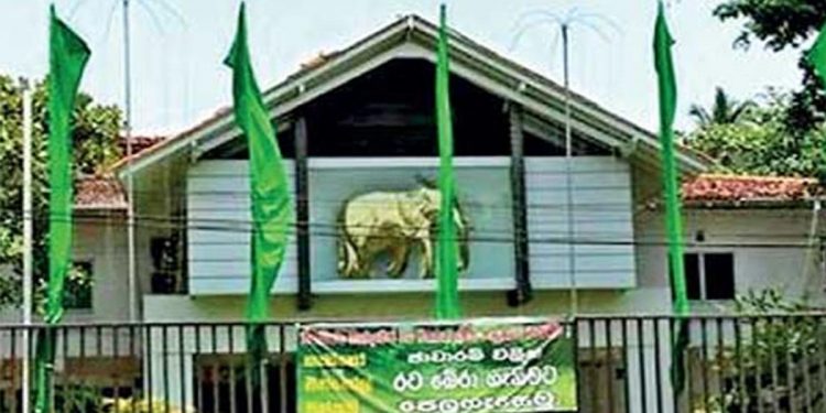 President! Pay the telecom bill in Sirikothe for six years prior to selling the profitable telecom! Four hundred and forty-six thousand! A trade union questions Ranil in public at a news conference!