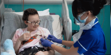 Revolutionary therapy clears girl’s incurable cancer