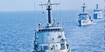 SL Navy in an operation to save the lives of 200 Bangladeshis