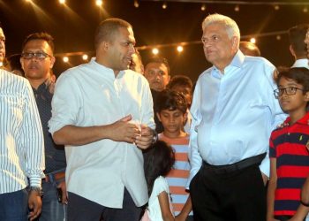 The President joins in watching the special Christmas Carol concert and carnival around the Presidential Secretariat (PHOTOS)