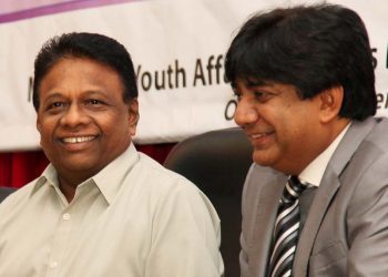 Dullas got on to the stage with Sajith!