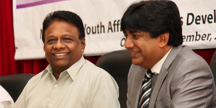 Dullas got on to the stage with Sajith!