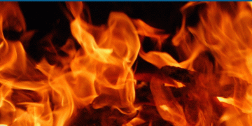 Fire engulfs factory in Kelaniya