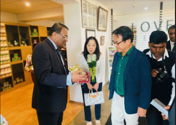 Hayleys Plantations shows the Japanese Ambassador to Sri Lanka tea advances from field to factory.
