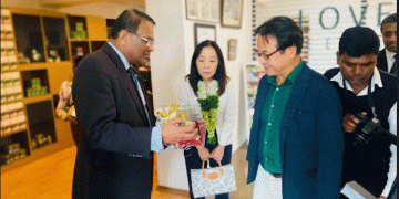 Hayleys Plantations shows the Japanese Ambassador to Sri Lanka tea advances from field to factory.