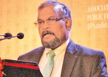 Finance ministry secretary says no money to pay state sector salaries, pensions, and welfare; yesterday said paying statesector bonus.