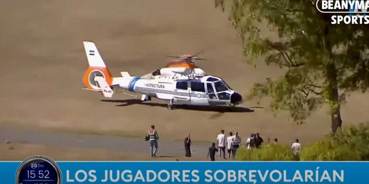 Argentina abandon Buenos Aires bus parade, team with Lionel Messi airlifted from parade! crowd clash with police! 4 million spectators gather!(VIDEO)