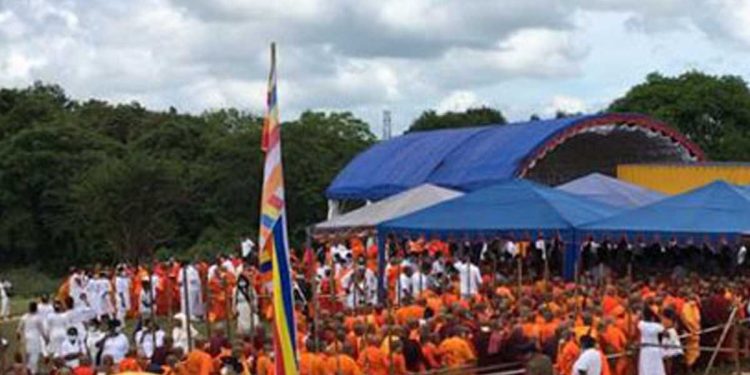 5000 Monks and 1000 Bhikkhunis converge to venerate the Mihintala relics!