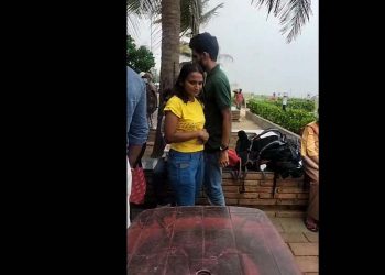 The police created a commotion while attempting to disperse a youth demonstration at Galle Face.(VIDEO)