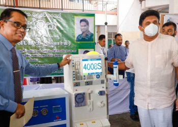 Humans perish without nourishment! Ministers enjoy five-star accommodations! Sajith brings a renal leak filter to the hospital for the people of Trincomalee! (VIDEO & PICTURES)
