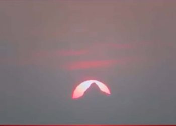 The Adams peak is visible with the sun rice these days in Mt Lavinia! (VIDEO)