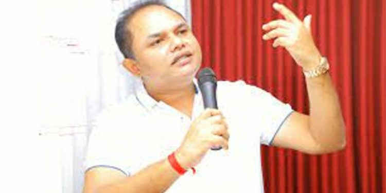A Pohottuwa legislator launches  vulgar verbal attack on the opposition.  Records to be removed from the Hansard!