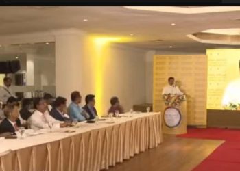 Maithri-Dullas-Vimal-Udaya-Anura-Vasu-Ratana Thera team up to begin the helicopter journey! VIDEO