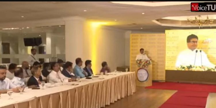 Maithri-Dullas-Vimal-Udaya-Anura-Vasu-Ratana Thera team up to begin the helicopter journey! VIDEO