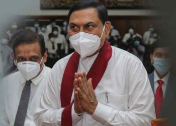 No, Mahinda! No, Gota! No Namal! Basil worshipped ‘Dalada’ and began his election campaign in the kandy! Is Basil campaigning alone  Pohottuwa this time? VIDEO