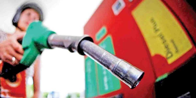 A loss-making corporation pays out billions in bonuses! Consumers are now burdened by an increase in fuel taxes of at least 25 rupees.