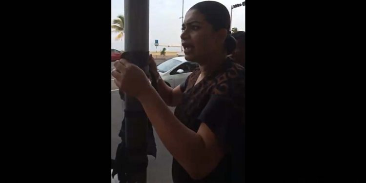 Hirunika pastes black tapes on Independence Day stage at Galle Face Green! Country’s kids don’t eat! Schooling impossible! Rs 200m cost to celebrate! thieves destroy the nation & celebrate independence! VIDEO