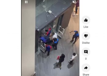 Here’s how “House of Fashion” treats clothes shoppers! A video shows staff bully-beating someone! Don’t the cops charge them? VIDEOVIDEO