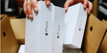 Massive iPhone scam busted in Colombo