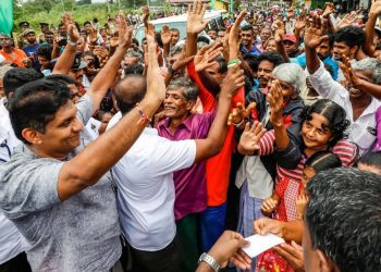 Sajith bans contracts SJB MPs! 2019 serves as a reminder of how people were duped! People abound in Dehi Attakandiya! The battle begins with Sajith! VIDEOS & IMAGES
