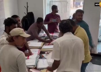 12,000 signatures on a petition for Mudali’s release have been delivered to the Attorney General’s Office! VIDEO