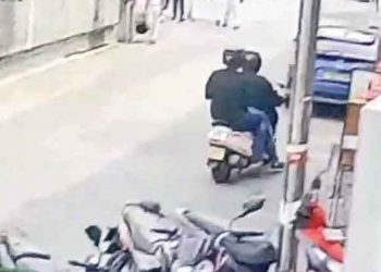 Yesterday, a disciple of Pukudikanna in Indian custody was shot in Kotahena! The shots were fired from the side of Kanjipani? A peculiar relationship between the car and the police!