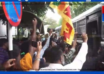 Crowds gathered in front of the court to greet Wasantha, who was found not guilty of terrorism charges! VIDEO