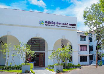 On February 1st, 1500 lakh contracts to kaduwala MC! 5 crores commission to Pohottuwa! 5 lakh commission per candidate! A member of the Kaduwela Council filed a complaint with the EC! VIDEO