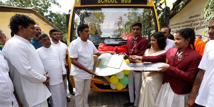See how pleased Kataragama’s hardest school’s teachers, students, and parents were when the opposition leader visited! Protect our kids! Build! Sajith’s reply! (Video & Photos)