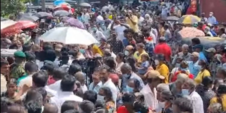 Sajith sets up an SJB office in Maharagama. The roads were clogged by a large crowd(VIDEO)