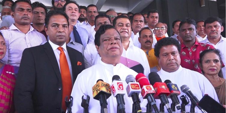 The bail money for the Colombo district is deposited by Podujana Peramuna (VIDEO)