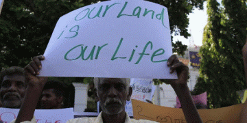 Over 100 acres under security forces custody in the North to be handed over to original owners&nbsp;