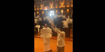 While the President was in the Parliament, the opposition showed up with protest sign asking for election! The President left the House! VIDEO