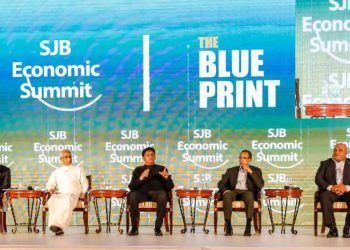 The moment opposition leader Sajith presented the SJB economic plan to the Sri Lankan business community while Harsha-Iran-Kabir-Rohan were on both sides! VIDEOS AND IMAGES