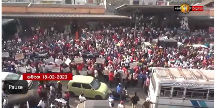 People begin to take to the streets in order to demand votes! Four major protests in Maharagama, Gampaha, Kalutara, and Tangalle! VIDEO