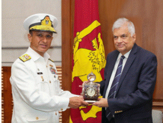 The Pakistan Navy Chief meets with the President