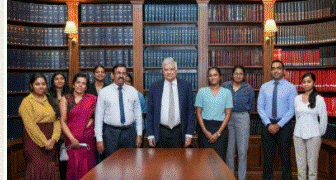 President meets youth group