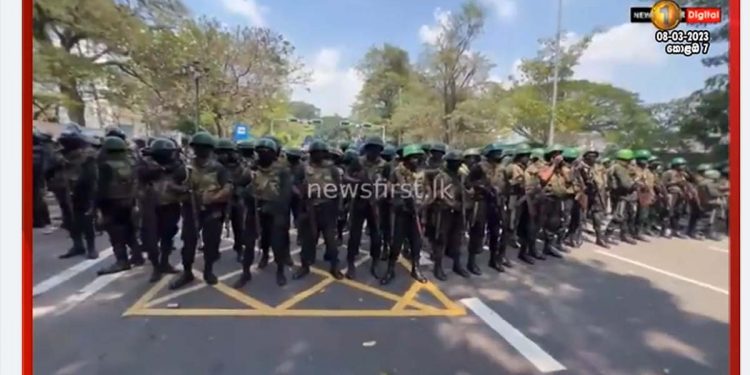 Armed forces called  to control the protest in Colombo! Video