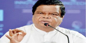 Minister Bandula Gunawardena hooted at Homagama.