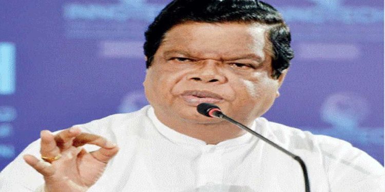 Minister Bandula Gunawardena hooted at Homagama.