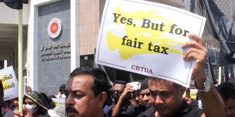 The Central Bank will take to the streets tomorrow against the government’s tax! Here is the announcement!