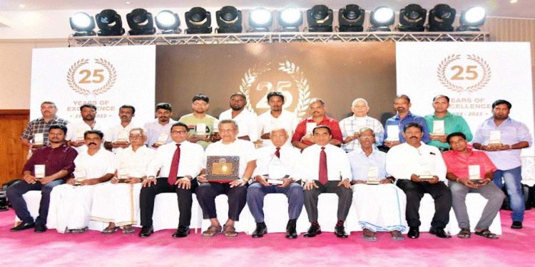 DSI commemorates 25 years of successful business partnership with Jaffna distributor