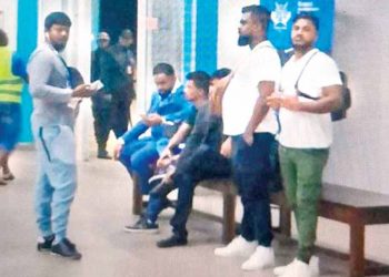 Several gangsters, including Harak Kata, were sent to Madagascar on a private jet by a millionaire in Kandy! To save the group, already given money to a law firm in Madagascar!
