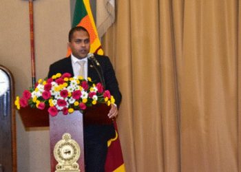 After criticising Maldives tourism, Minister Harin Fernando quickly issues an apology.