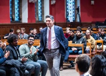 The next six years are critical for the country! Kumar Sangakkara, a world-renowned cricketer, discusses what needs to be done to effect change for the struggle’s youth.. cricket players! VIDEO