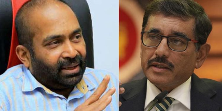 The state finance minister says the dollar issue is not yet resolved, but the governor of the Central Bank says it is! Who is telling the truth?